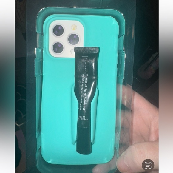 BEBE IPhone 13,14 pro plus silicone lipgloss holder phone case Tiffany blue nwt - Picture 3 of 7